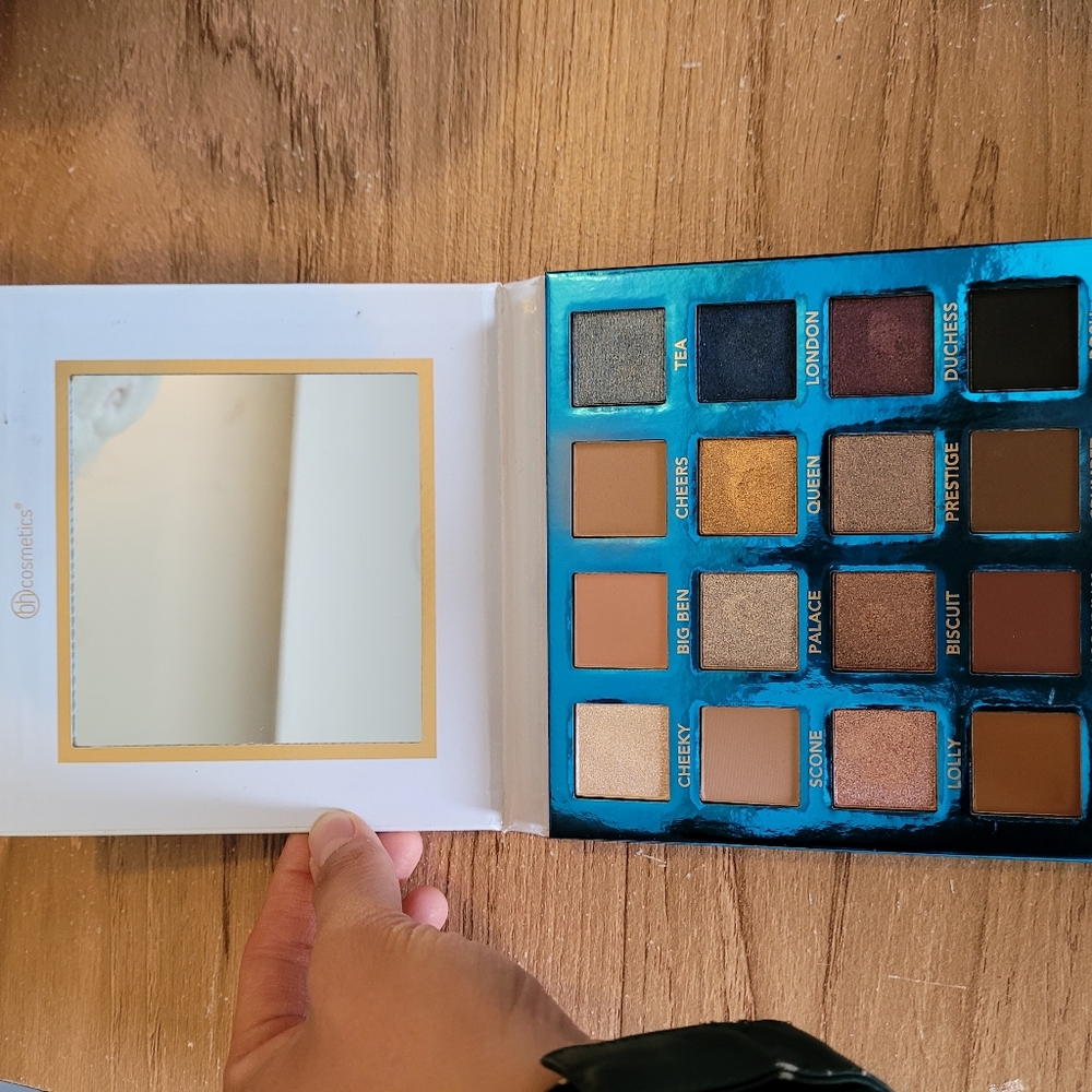 Eye shadow